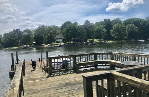 Lake Murray of Richland House | “Captain’s Quarters” Lake Murray vacation home, awesome views, close to marina.