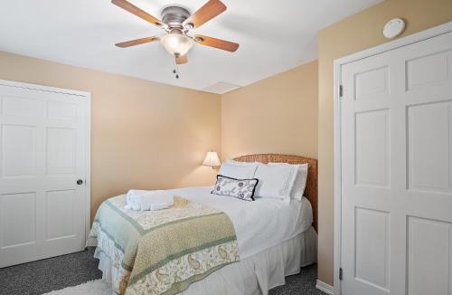 Cullman House | Carols Cottage - Double Decker Dock! Popular Location!