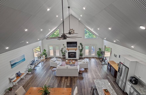 Crane Hill House | Casa Lago - Smith Lake beauty! Lakefront retreat!