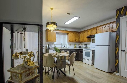 Decatur House | CasaOasis Elegance Decatur Home