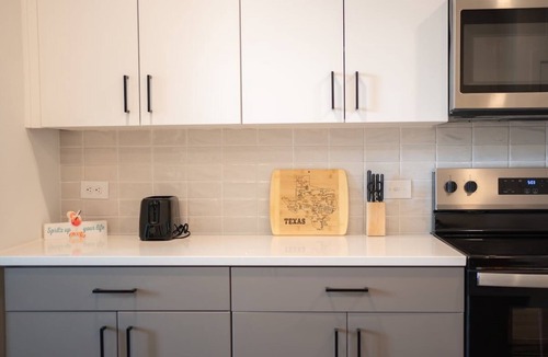 Milwood Apartment | Casita Longhorn | 10' Q2 Stadium | Gym | Fast WiFi