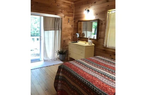 Franklin Cabin | Castle Mountain Cottage