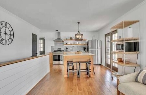 Cullman House | Catalina Retreat - Cullman Smith Lake