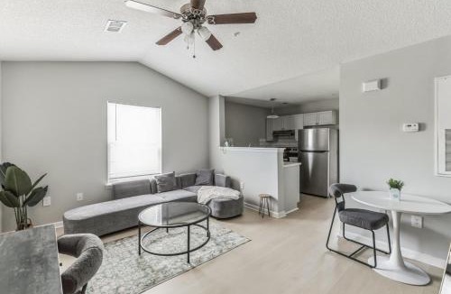 Westover Apartment | CB 3516-301 Modern Fayetteville Charm