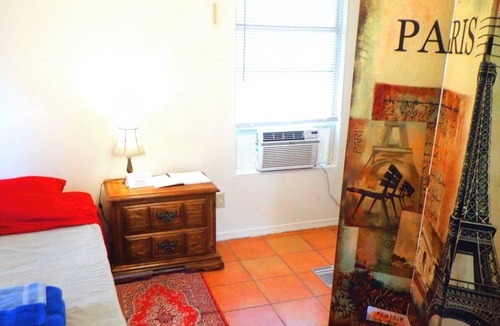 Forest Oaks Cottage | Cedar Cottage, Cozy Getaway Only 10 Mins To Austin