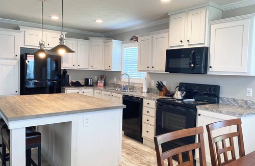 Cedar Island House | Cedar Island Bay ~ Great Sunrises & Water Views ~ Quiet Setting ~ ADULTS ONLY!
