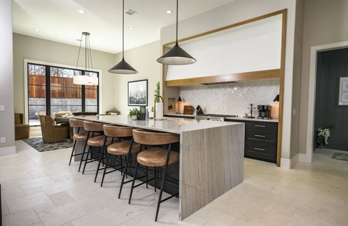 Kingston House | Cedar Pointe Texoma Sleeps 18Swimming Pool