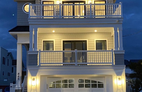 Beach Haven House | Center of Beach Haven! 4 Br 3.5 Ba w/Pool