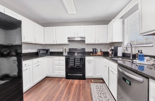 Louisville House | Centerpoint Getaway - The Center of FUN in East TN!