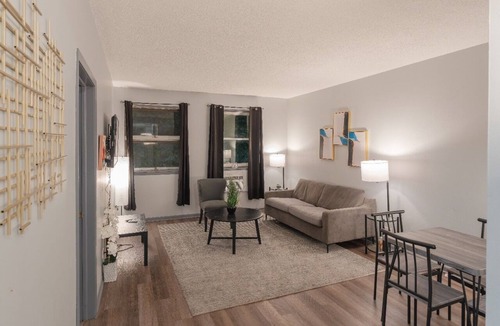 West Ridge Apartment | Central 1BR Apt Near Transit, Dining & Shopping