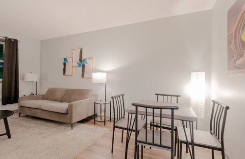 West Ridge Apartment | Central 1BR Apt Near Transit, Dining & Shopping