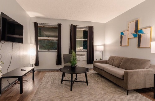 West Ridge Apartment | Central 1BR Apt Near Transit, Dining & Shopping