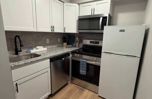 South Central Omaha Apartment | Central Apartment w/Free Parking & Fast WiFi