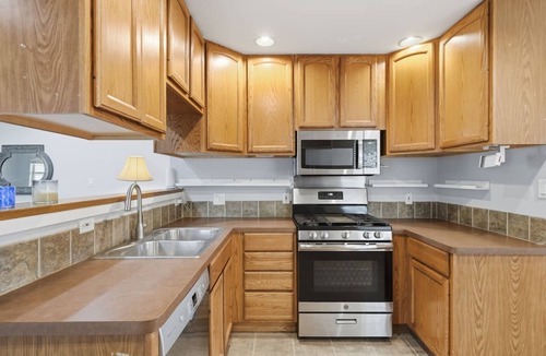 Brentwood House | Central Austin Family Retreat Near Coffee Shops & Downtown ❤️