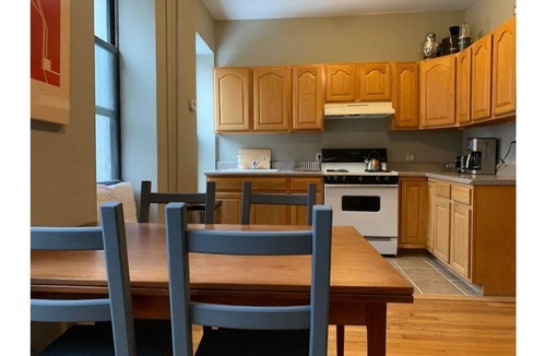 Gowanus Apartment | Central Carroll Gardens neighborhood, 2 bed duplex Apt.