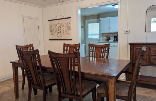 Kirksville House | Central City Escape : 2 Bedroom/Large Yard/Trailer Parking