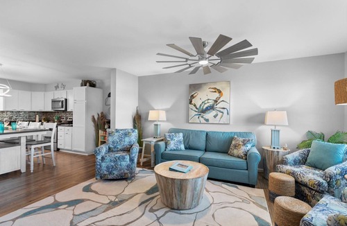 Deep Hole House | Central Location~Walk 2 Dining! Beach Pass & Gear!
