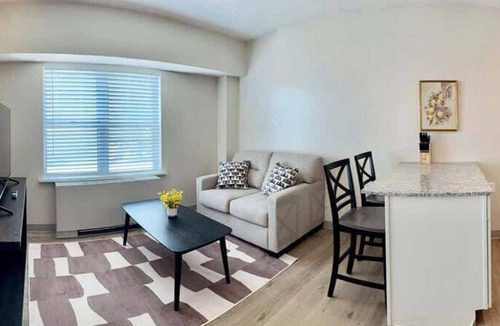 North Central Omaha Apartment | Central Omaha Apartment w/ Gym & Free Parking