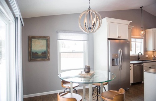 Janesville House | Centrally Located 2BR 2BA Home - Garage Parking & Fully Equipped Kitchen/Laundry