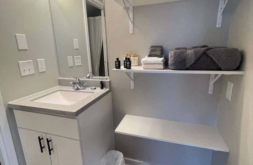South Central Omaha Apartment | Centrally Located Apartment Near Aksarben Village!