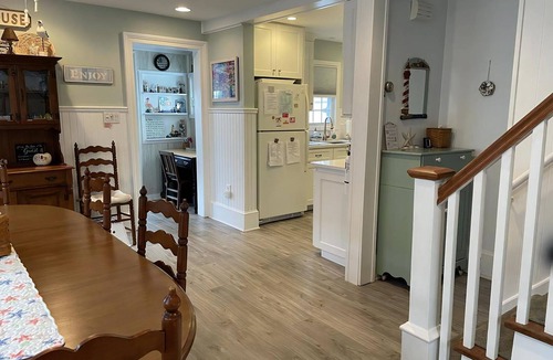 Surf City House | Centrally located cape cod close to the bay and beach in Surf City