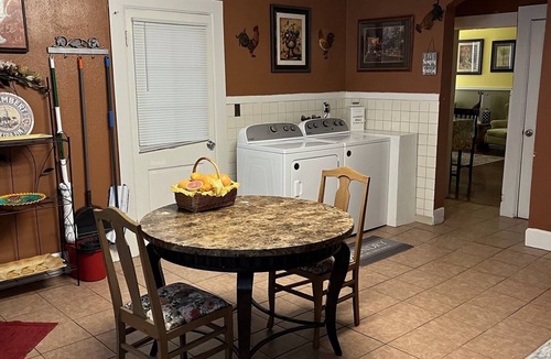 Davenport Apartment | Centrally located, completely remodeled Full Apt unit