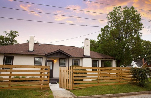 Midtown House | Centrally Located & Newly Renovated