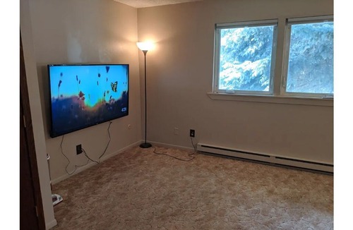 Pierre House | Centrally Located on Pawnee - Apartment # 3