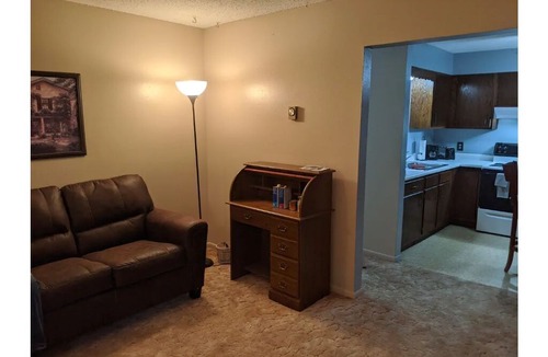 Pierre House | Centrally Located on Pawnee - Apartment # 3