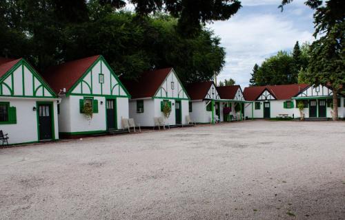 Custer Hotel | Chalet Motel