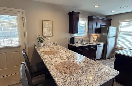 Florence Cottage | Chandler Stays with Pond View