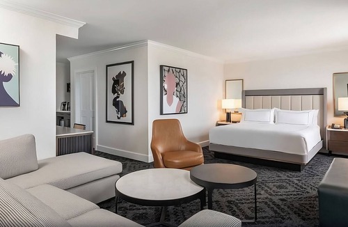 Charleston Historic District Hotel | Charleston Historic District! Outdoor Swimming Pool, Pets Allowed!