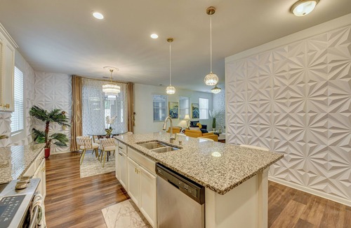 Bowling Green Cottage | Charlotte Area Home Near Lake Wylie, Pets Welcome!