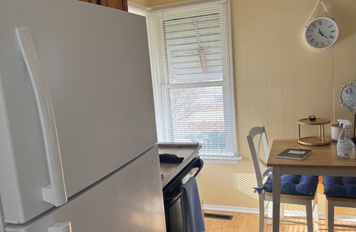 Ottumwa House | Charming 1-bedroom house with WiFi, AC in welcoming Ottumwa