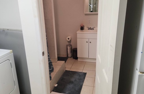 Newark House | Charming 1-bedroom house with AC and WiFi in welcoming Newark
