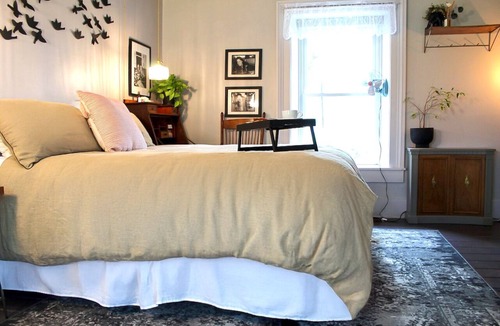Winterset House | Charming 1855 Stone Farmhouse Retreat – Cozy Stays & Picturesque Views Await