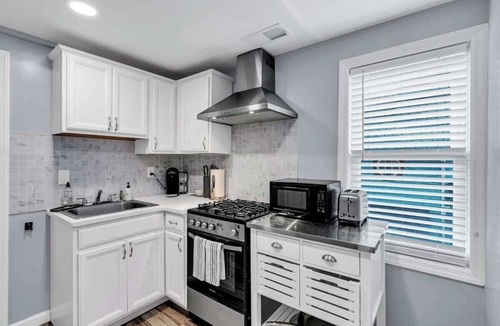 Ocean Grove Apartment | Charming 1BR Apt w/Balcony near Beach & Asbury