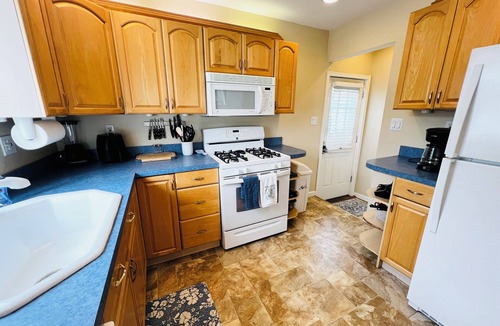 Brick House | Charming 2-bedroom beach house at the Jersey Shore.
