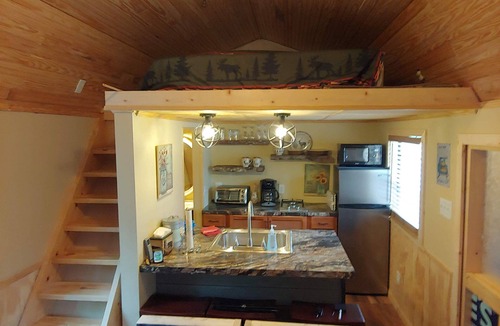 West Jefferson Cabin | Charming 2+-bedroom cabin in West Jefferson with incredible views. PET FRIENDLY
