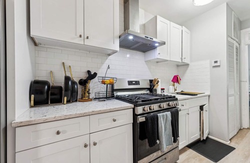 Edgewood Apartment | Charming 2-bedroom apartment in Prime Location Washington with WiFi, AC