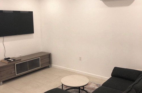 Ditmas Park Apartment | Charming 2-bedroom apartment with WiFi, AC in lovely Brooklyn