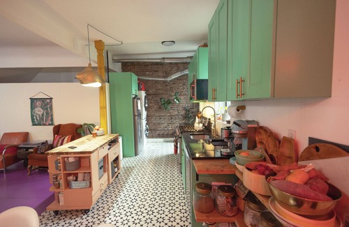 Red Hook Apartment | Charming 2-bedroom apartment in fabulous Red Hook, Brooklyn with WiFi and a yard