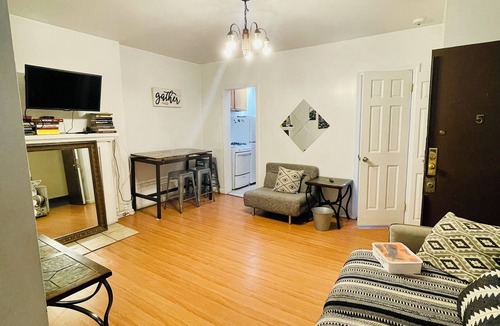 Koreatown Apartment | Charming 2-bedroom apartment in delightful New York with WiFi, AC
