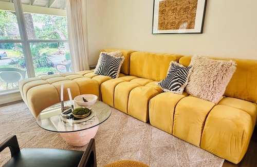 Clarksville House | Charming 2-bedroom bungalow in welcoming Austin with WiFi, AC