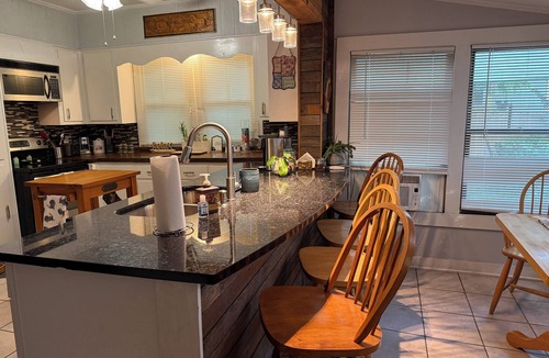 Warrenville Cottage | Charming 2-bedroom cottage 3 miles from Historic downtown Aiken!