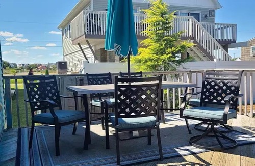 Bowers Beach Cottage | Charming 2-bedroom cottage with AC, WiFi, DE fields, restaurants, boats, beach