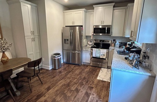 Woodstock Cottage | Charming 2-bedroom cottage! Walk to Dtwn Woodstock! Pet friendly!