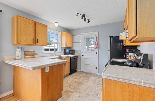 Rapid City House | Charming 2-bedroom house in Rapid City with AC