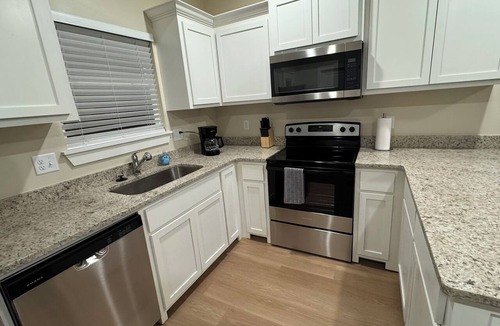 Chickasha House | Charming 2-bedroom house with WiFi, AC in wonderful Chickasha