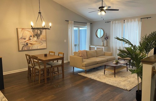 Rochester House | Charming 2-bedroom home, close to Mayo Clinic!